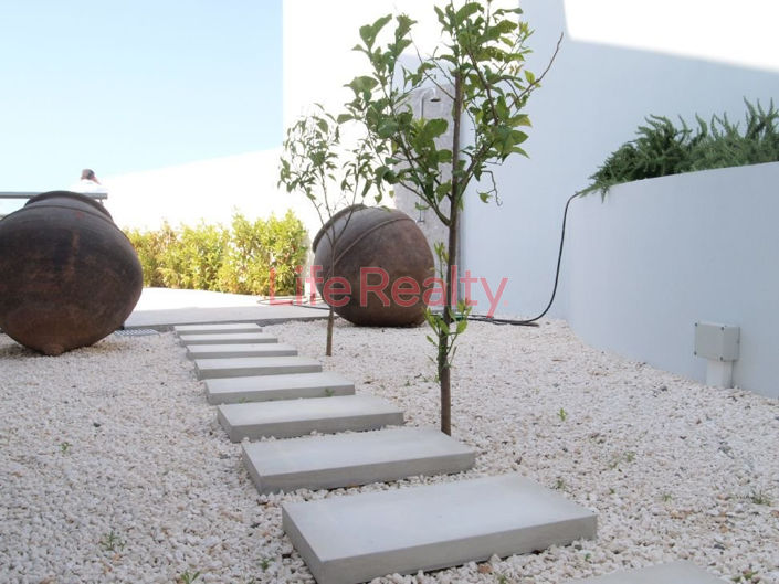 Image No.34-7 Bed House for sale