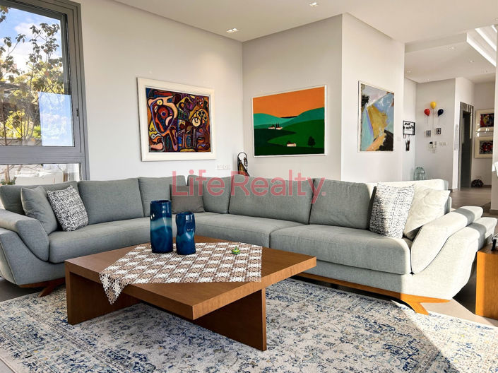 Image No.4-7 Bed House for sale