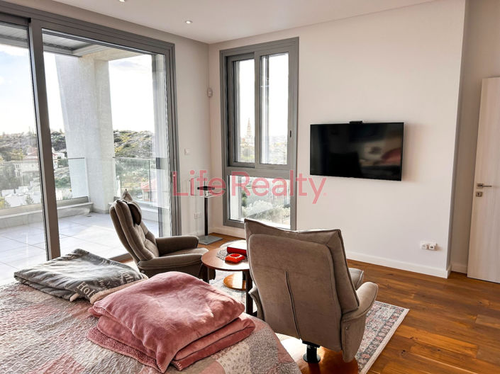 Image No.8-7 Bed House for sale