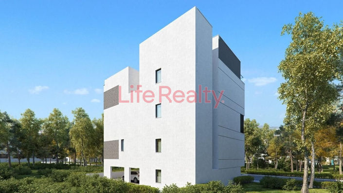 Image No.18-10 Bed Property for sale