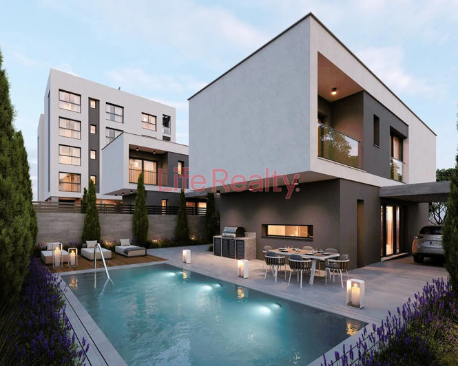 Image No.1-3 Bed House for sale