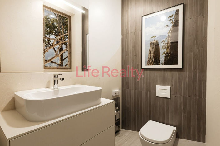 Image No.11-3 Bed House for sale