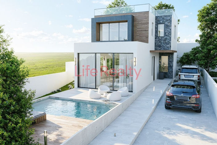 Image No.12-3 Bed House for sale