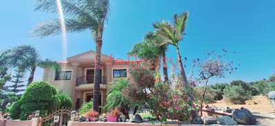 1 - Kolossi, House