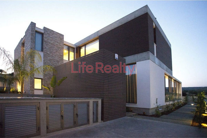 Image No.2-5 Bed House for sale