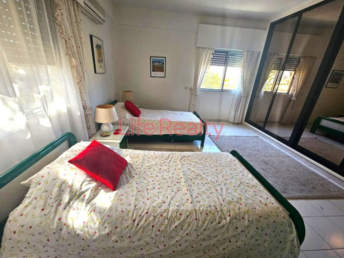 Image No.12-4 Bed Apartment for sale