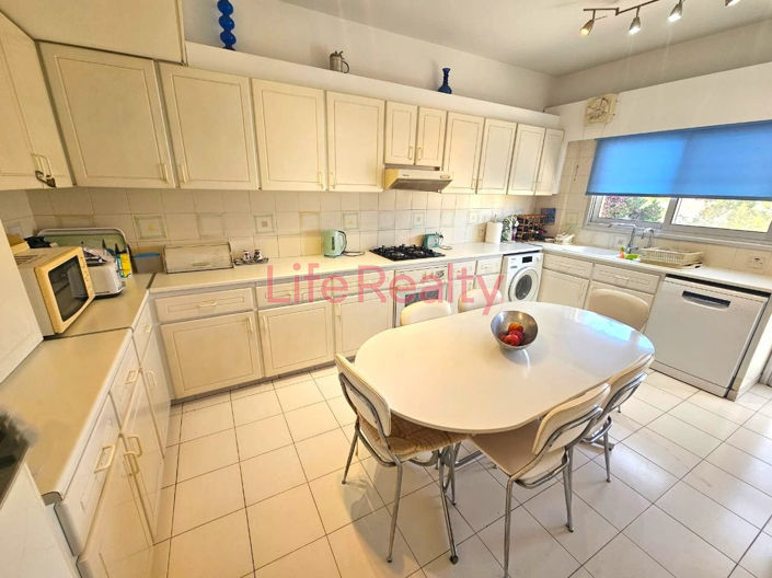 Image No.7-4 Bed Apartment for sale