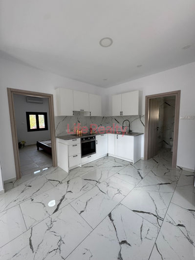 Image No.5-2 Bed House for sale