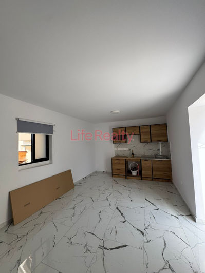 Image No.9-2 Bed House for sale