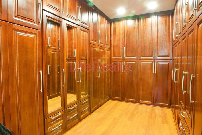 Image No.8-7 Bed House for sale