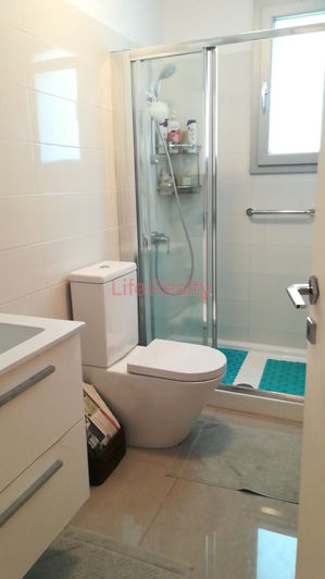 Image No.17-3 Bed House for sale