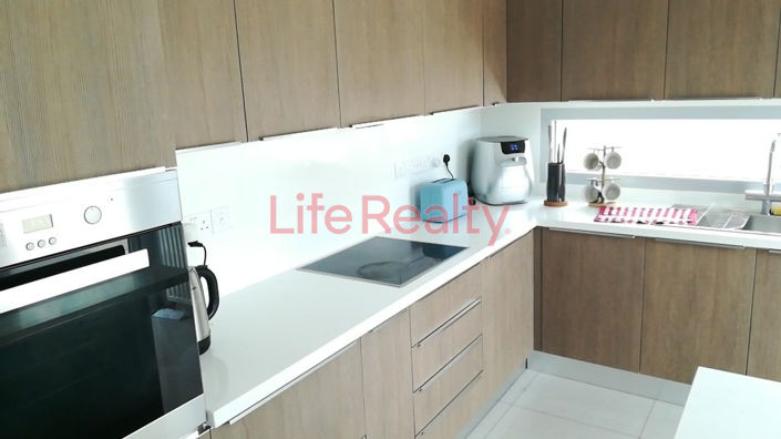 Image No.8-3 Bed House for sale