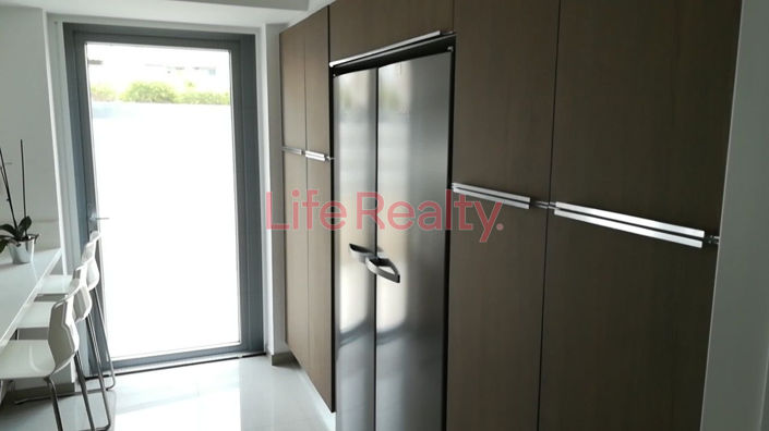 Image No.9-3 Bed House for sale