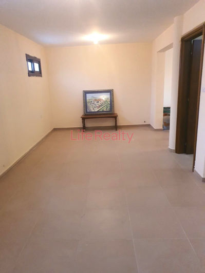 Image No.18-5 Bed House for sale