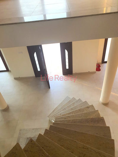 Image No.3-5 Bed House for sale