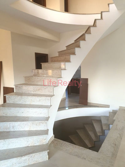 Image No.7-5 Bed House for sale