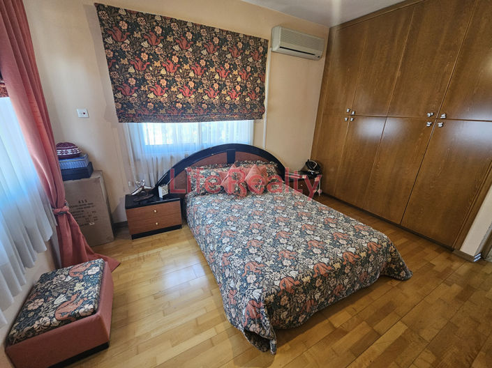 Image No.13-4 Bed House for sale