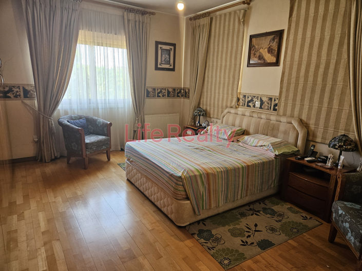 Image No.14-4 Bed House for sale