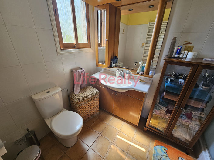 Image No.16-4 Bed House for sale