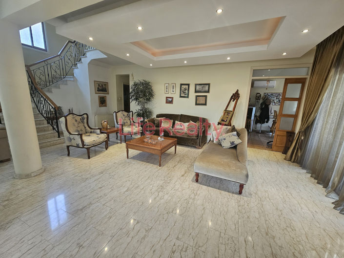 Image No.2-4 Bed House for sale