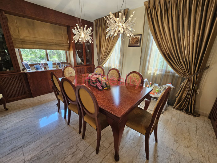 Image No.6-4 Bed House for sale