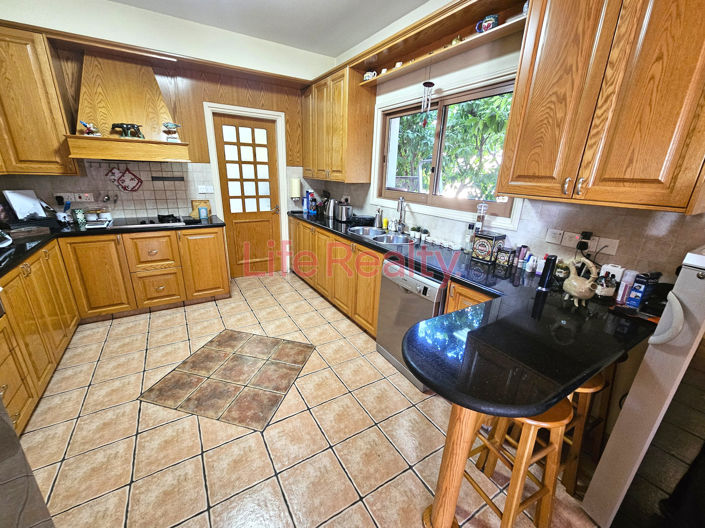 Image No.9-4 Bed House for sale