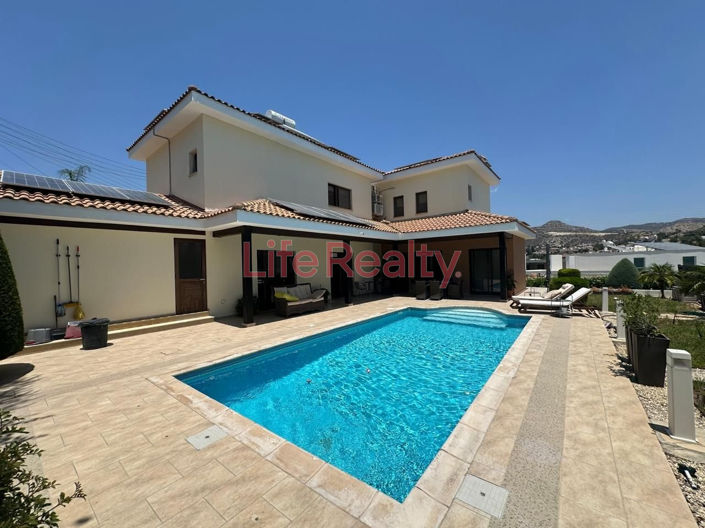 Image No.12-3 Bed House for sale