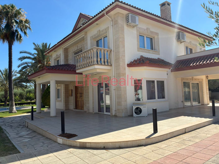 Image No.2-6 Bed House for sale