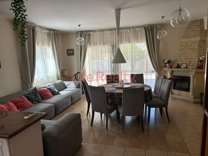 Image No.4-6 Bed House for sale