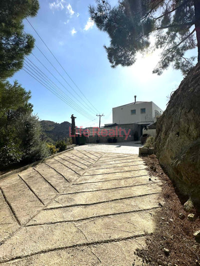 Image No.2-4 Bed House for sale