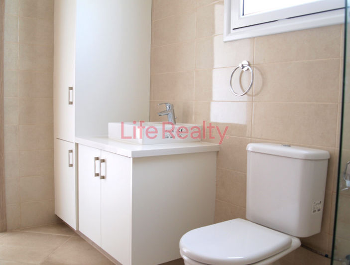 Image No.10-2 Bed House for sale