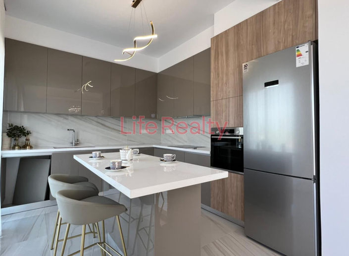 Image No.10-3 Bed House for sale