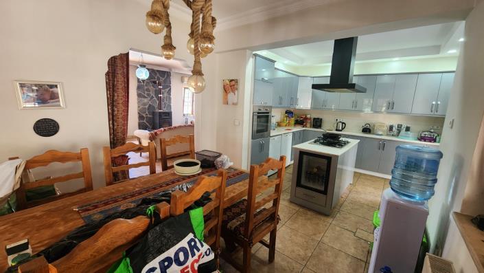 Image No.9-5 Bed Villa for sale