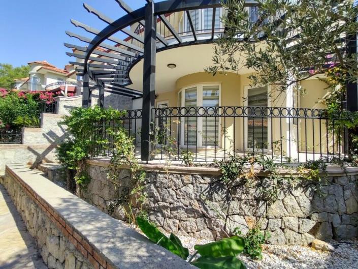 Image No.8-2 Bed Semi-Detached for sale