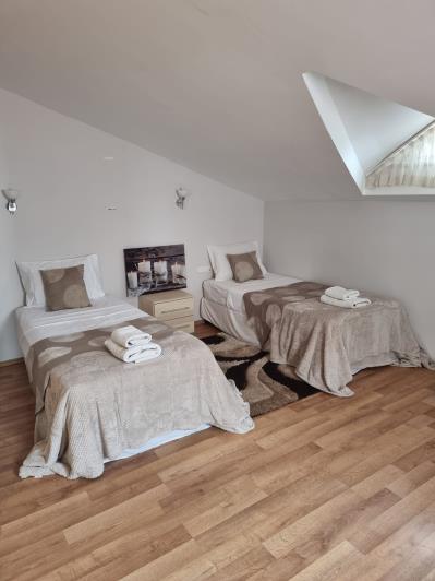 Image No.9-3 Bed Duplex for sale