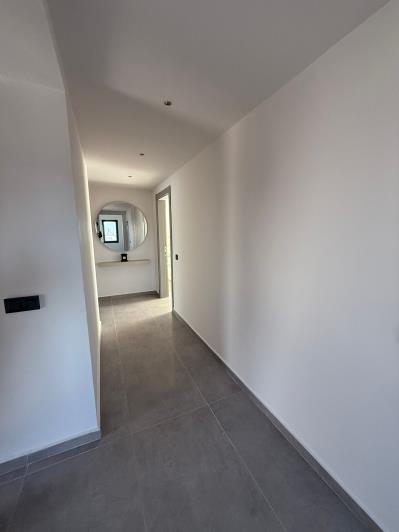 Image No.29-4 Bed Villa / Detached for sale