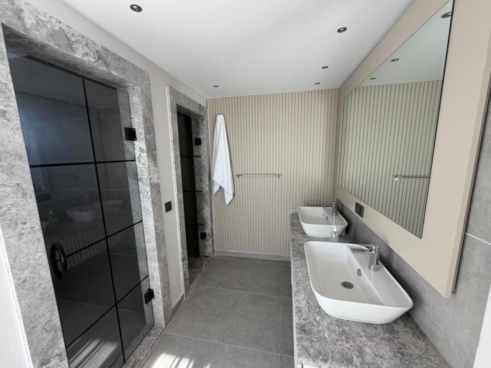 Image No.35-4 Bed Villa / Detached for sale