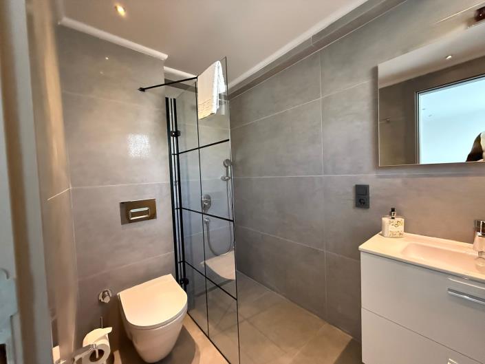 Image No.41-4 Bed Villa / Detached for sale