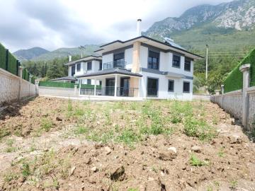 1 - Uzumlu, Villa