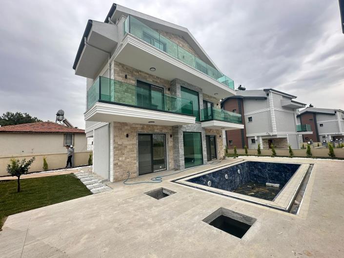 Image No.15-4 Bed Villa for sale