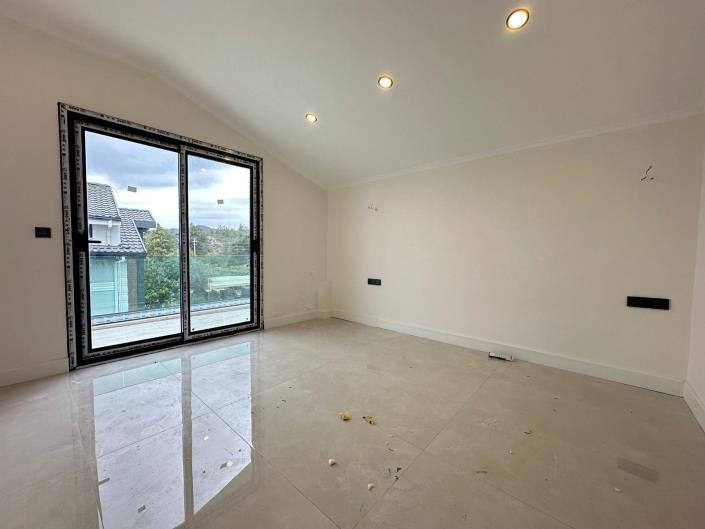 Image No.11-4 Bed Villa for sale