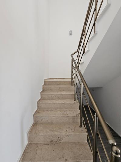 Image No.10-4 Bed Duplex for sale