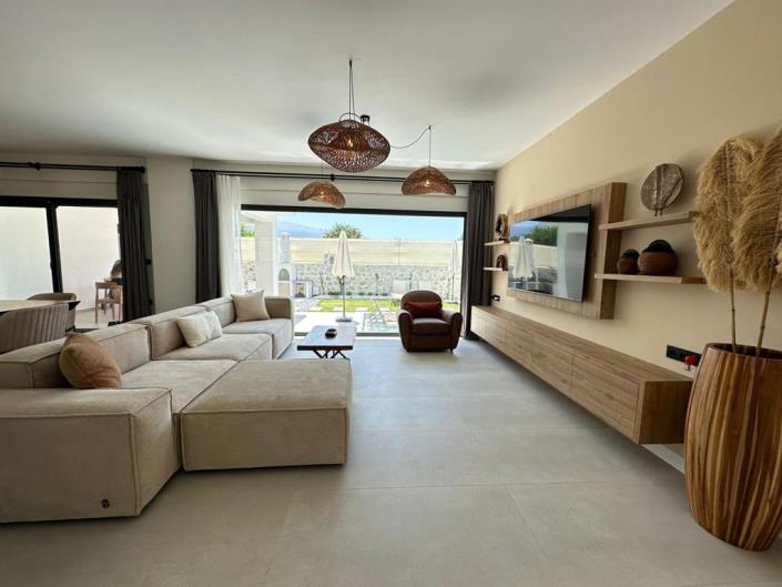 Image No.6-3 Bed Villa / Detached for sale