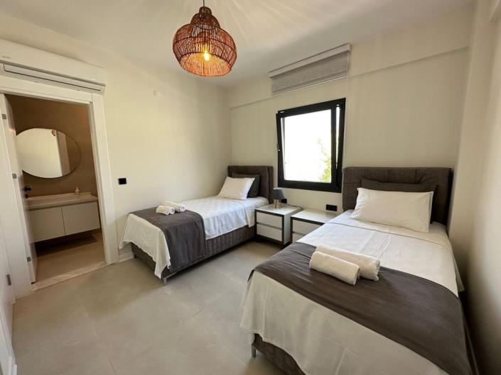 Image No.28-3 Bed Villa / Detached for sale