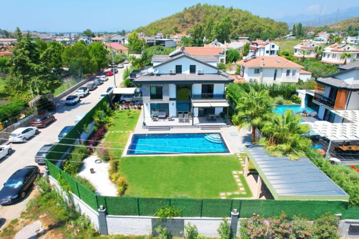 Image No.2-4 Bed Villa / Detached for sale