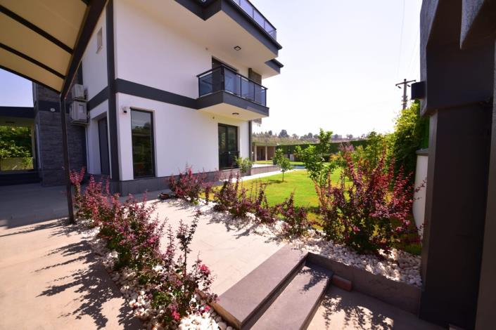 Image No.22-4 Bed Villa / Detached for sale