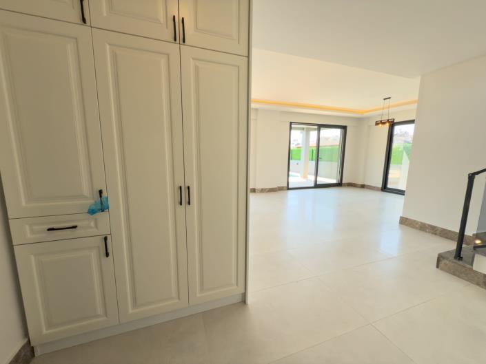 Image No.6-4 Bed Villa / Detached for sale