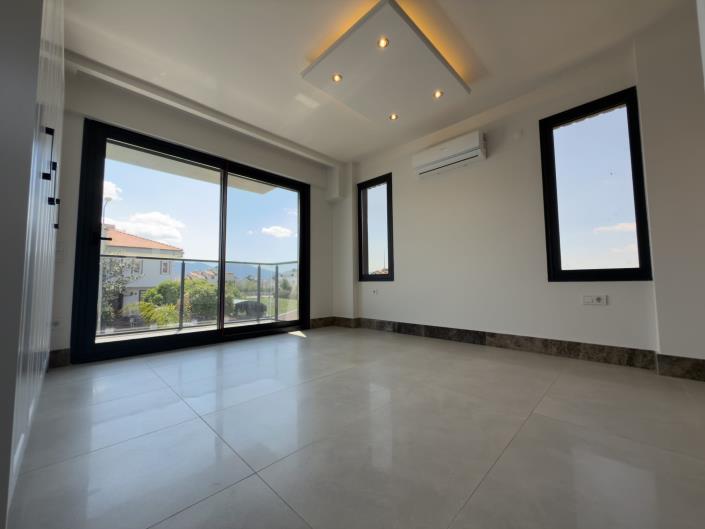 Image No.18-4 Bed Villa / Detached for sale