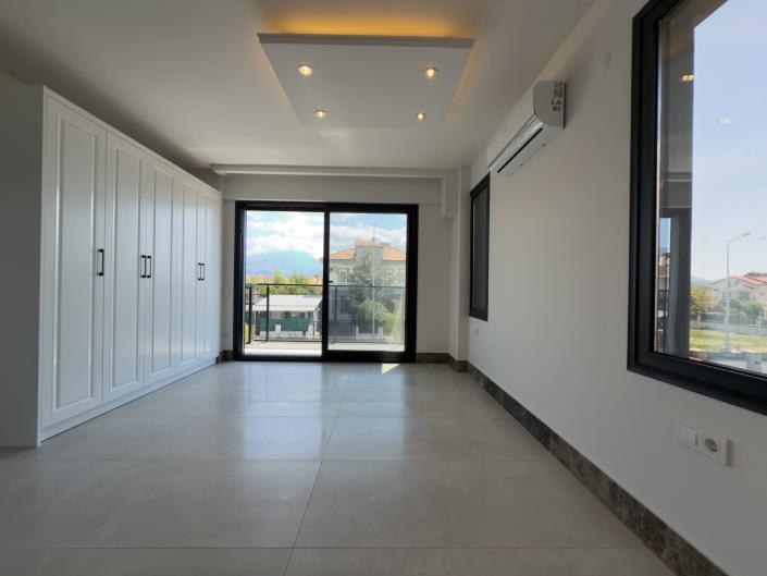 Image No.25-4 Bed Villa / Detached for sale