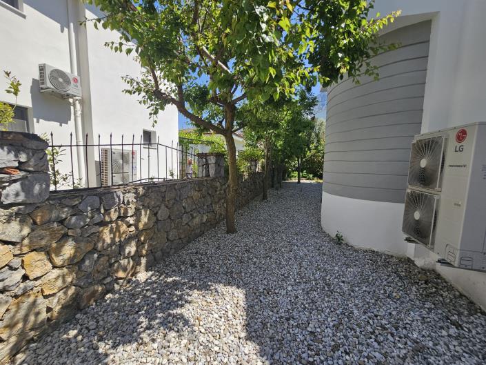 Image No.49-3 Bed Villa / Detached for sale